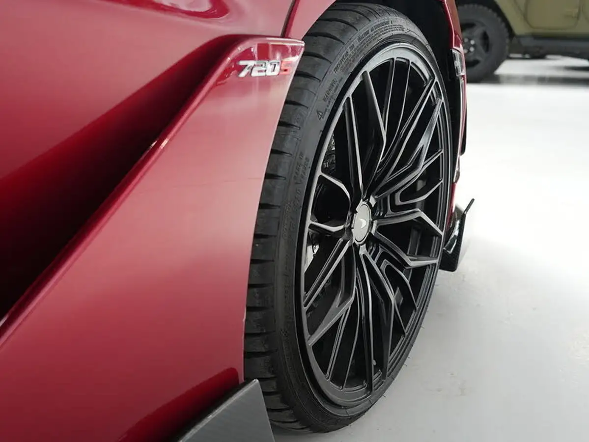 2018-mclaren-720s-40-luxury-big-10