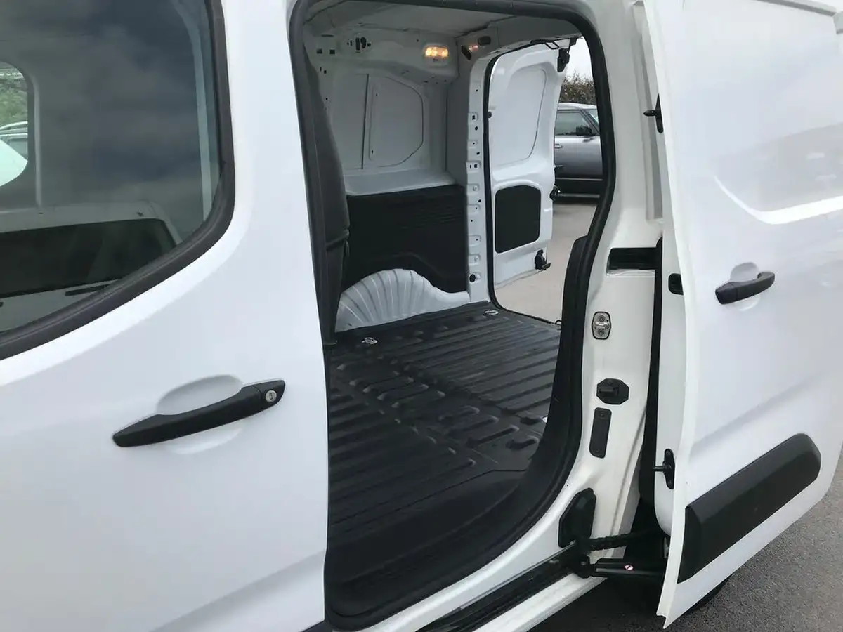 2021-toyota-proace-city-15d-icon-100hpeu6dt-e-l1-big-7