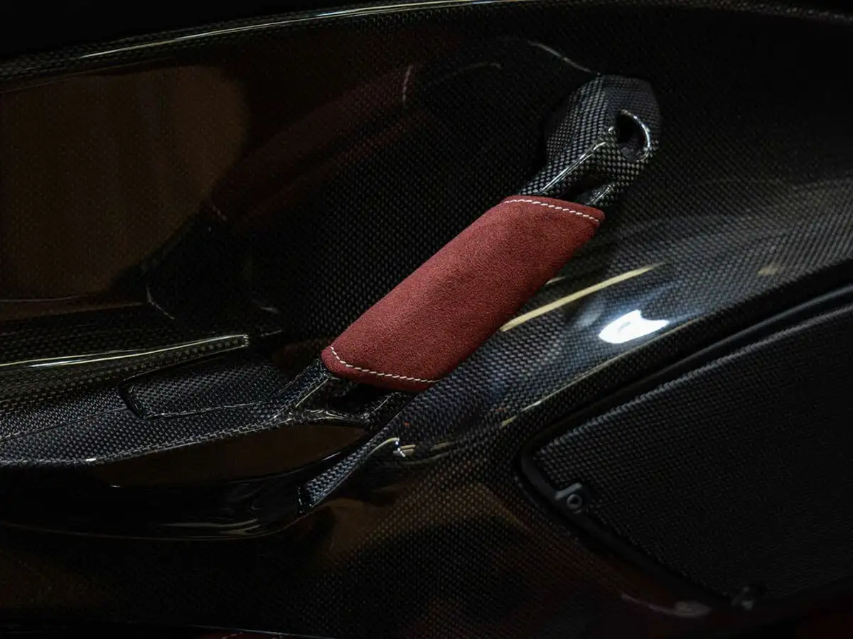 2020-ferrari-488-39-488-spider-big-26