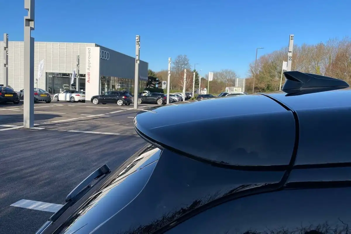 2024-audi-q6-e-tron-big-13