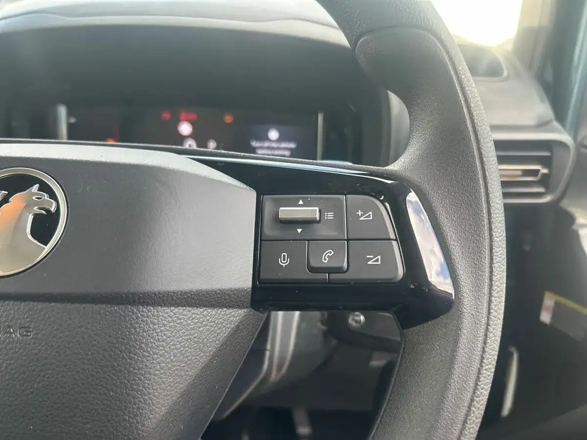 2024-vauxhall-combo-life-e-design-xl-big-26
