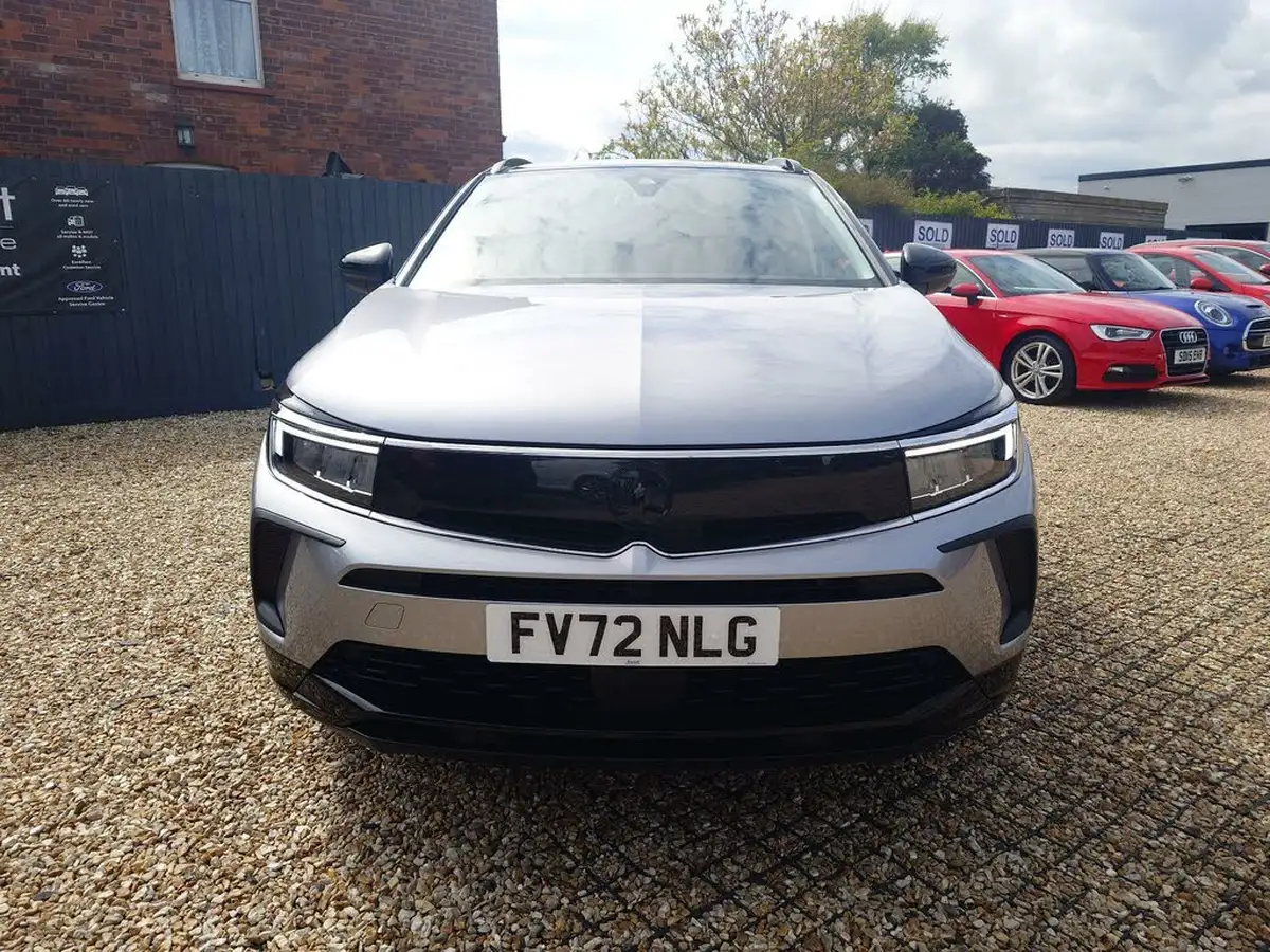 2022-vauxhall-grandland-12-gs-line-big-1