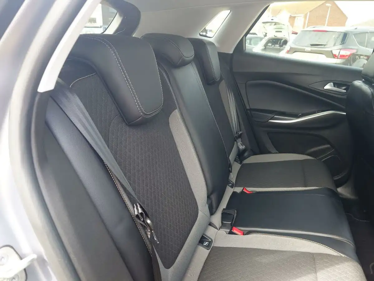 2022-vauxhall-grandland-12-gs-line-big-25