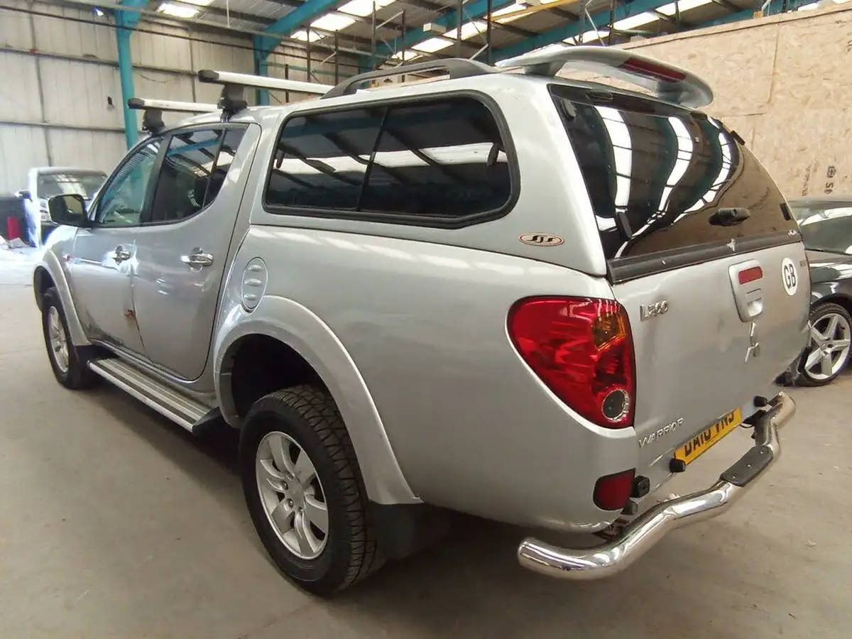 2010-mitsubishi-l200-25td-warrior-double-pickup-auto-big-7