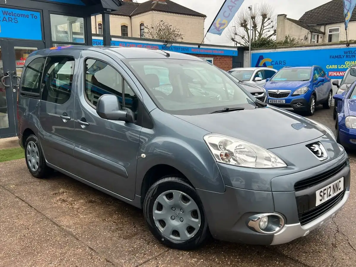 2012-peugeot-partner-16td-tepee-s-92-big-18