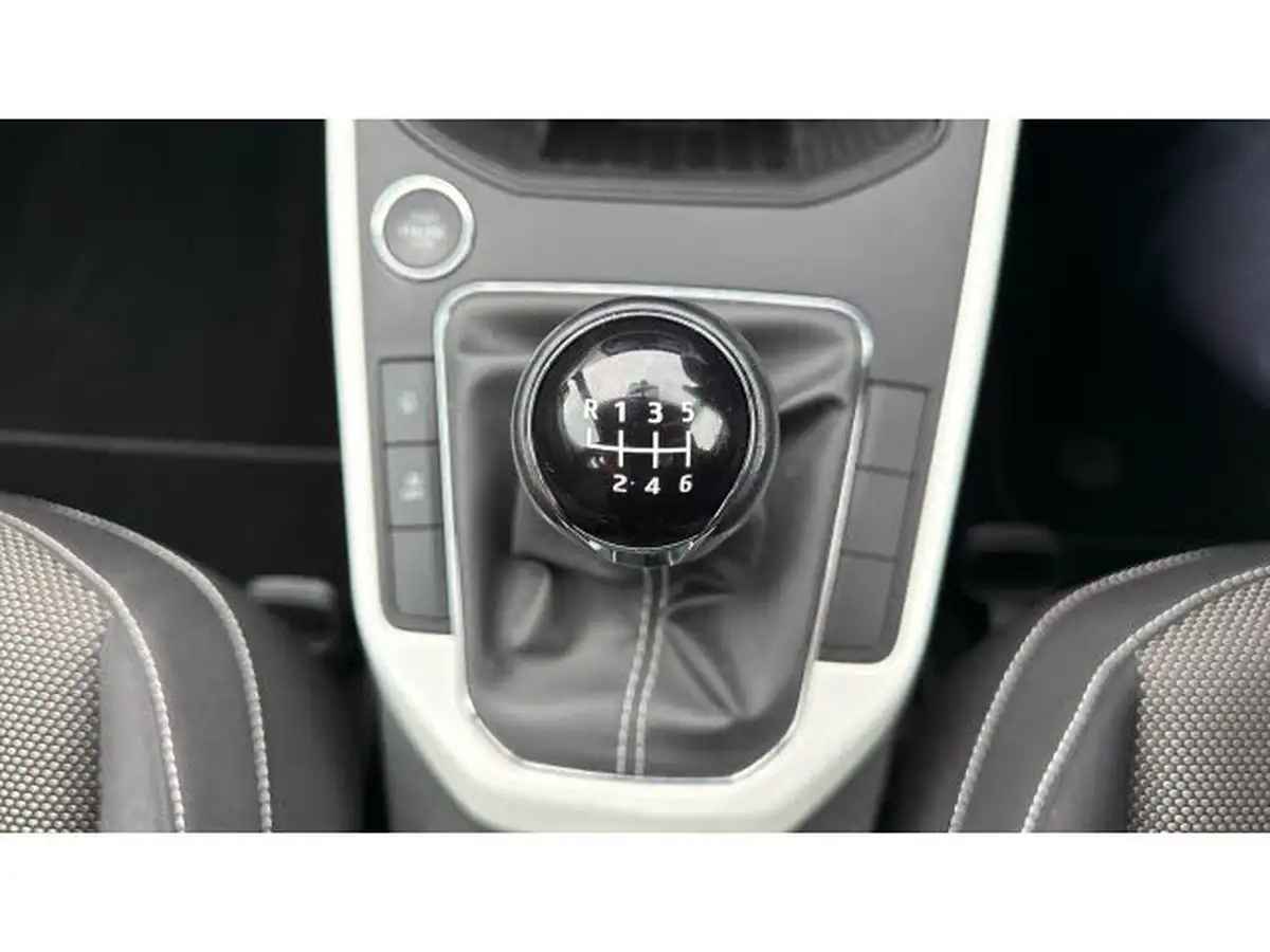 2019-seat-arona-10-tsi-xcellence-big-36