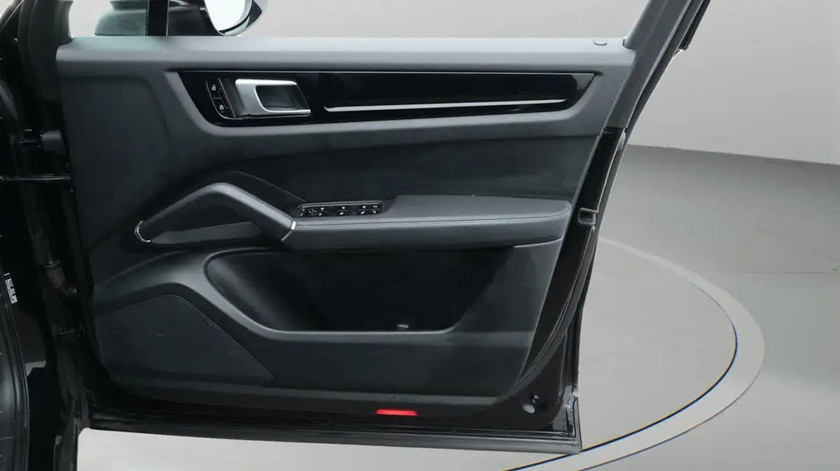 2020-porsche-cayenne-30-v6-e-hybrid-462ps-station-wagon-big-15