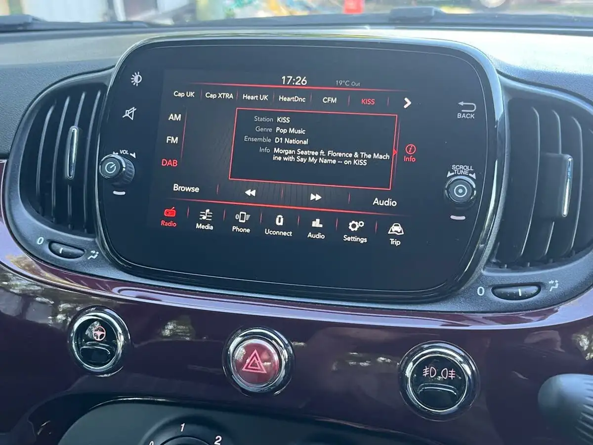 2020-fiat-500-12-lounge-big-2