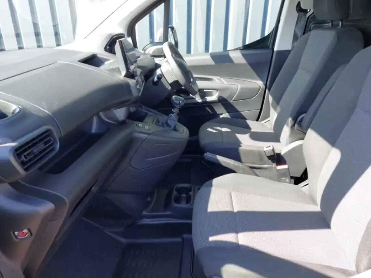 2024-peugeot-partner-15-bluehdi-professional-100pseu6d-big-4