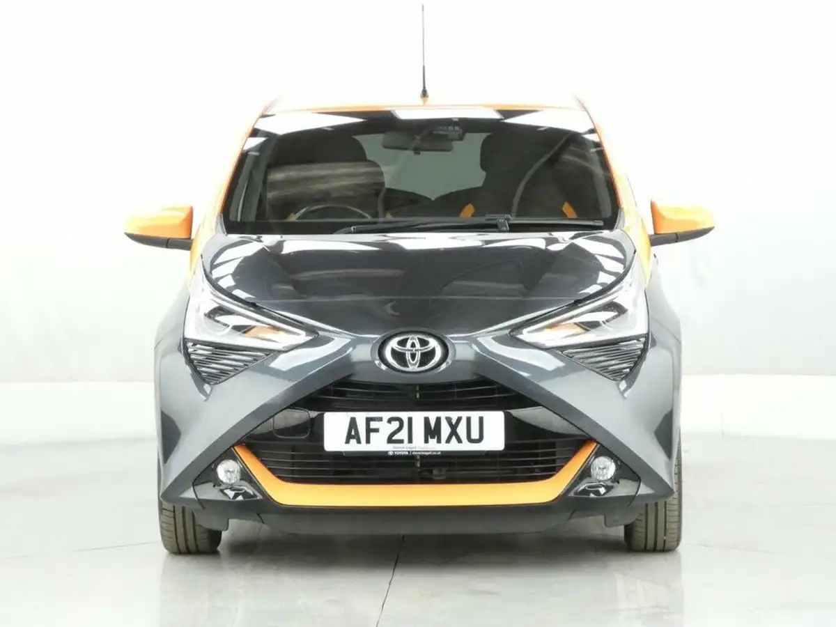 2021-toyota-aygo-10-vvt-i-jbl-edition-x-shift-big-2
