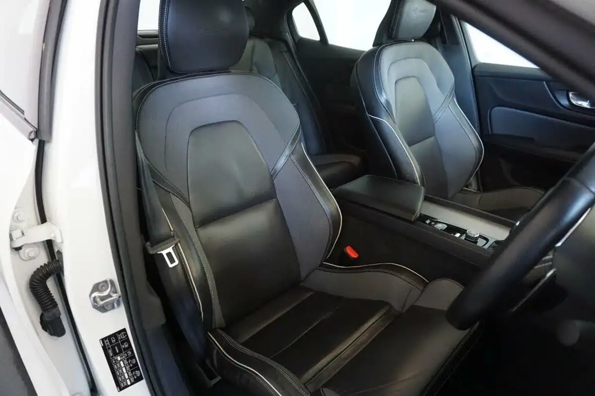 2019-volvo-s60-20-t5-r-design-plus-big-14