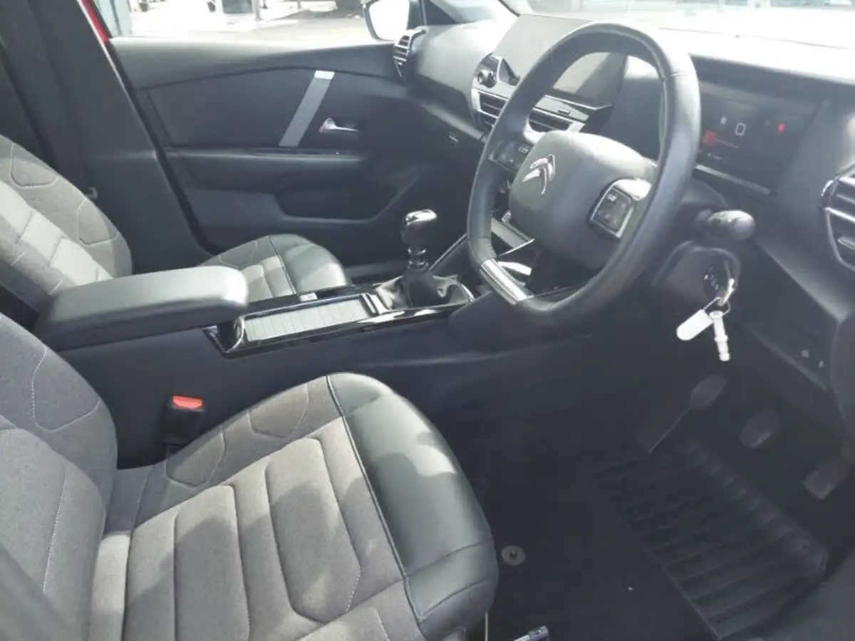 2022-citroen-c4-12-puretech-sense-big-11