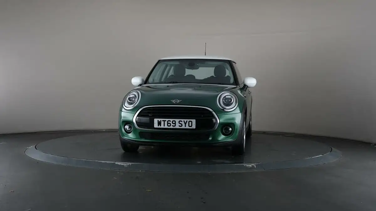 2019-mini-cooper-15-cooper-classic-hatchback-3d-big-39