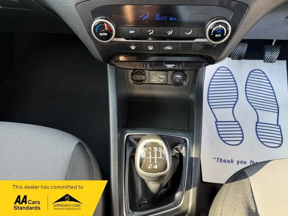 2019-hyundai-i20-10-t-gdi-premium-nav-isg-hatchback-5d-big-11