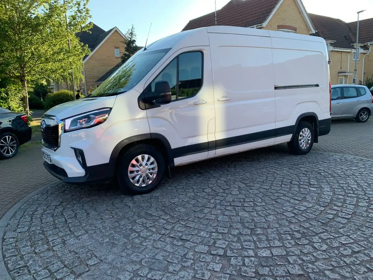 2022-maxus-e-deliver-9-e-lh-515kwh-big-66