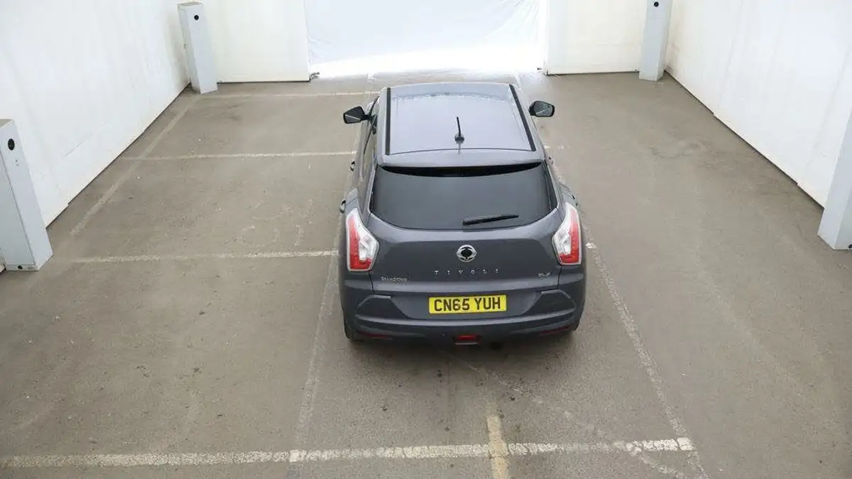 2015-kgm-ssangyong-tivoli-16-elx-big-5