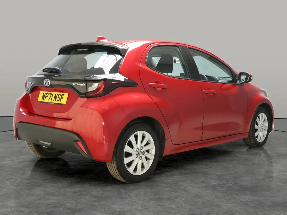 2022-toyota-yaris-15-vvt-i-icon-big-11