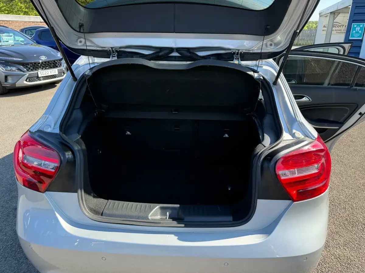2014-mercedes-benz-a-class-18-cdi-a200-sport-7g-dct-big-15