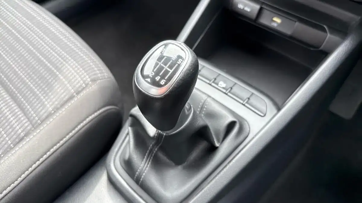 2022-kia-stonic-10-t-gdi-2-big-42