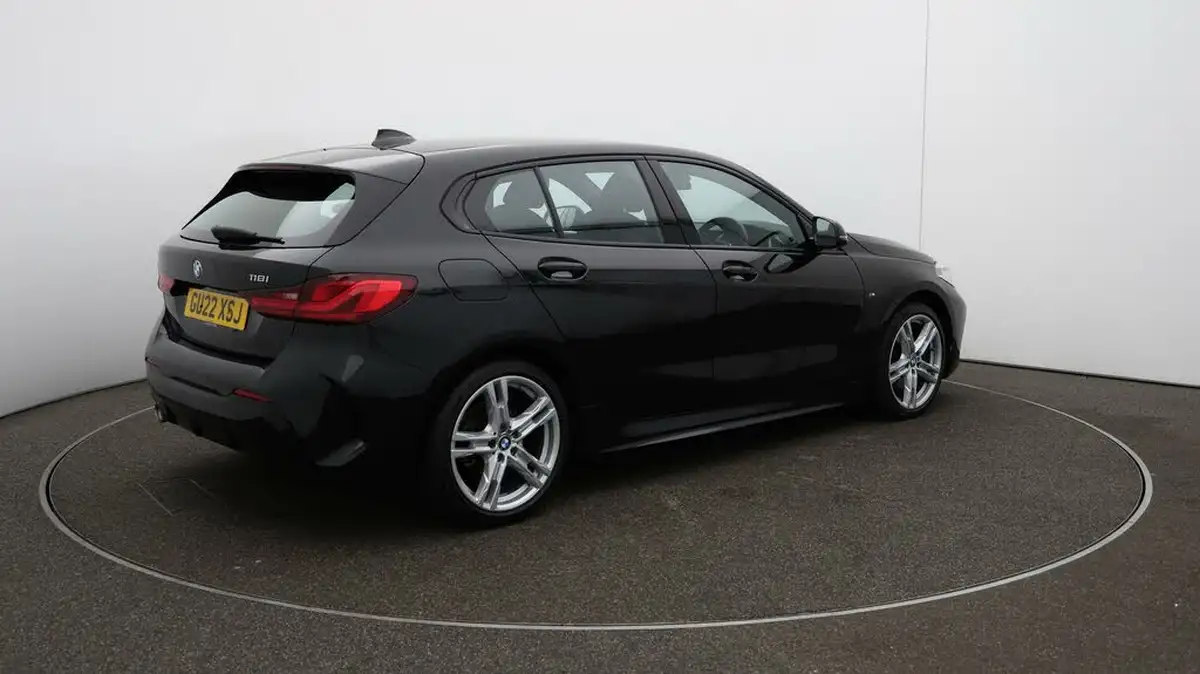 2022-bmw-1-series-15-118i-m-sport-lcp-big-51