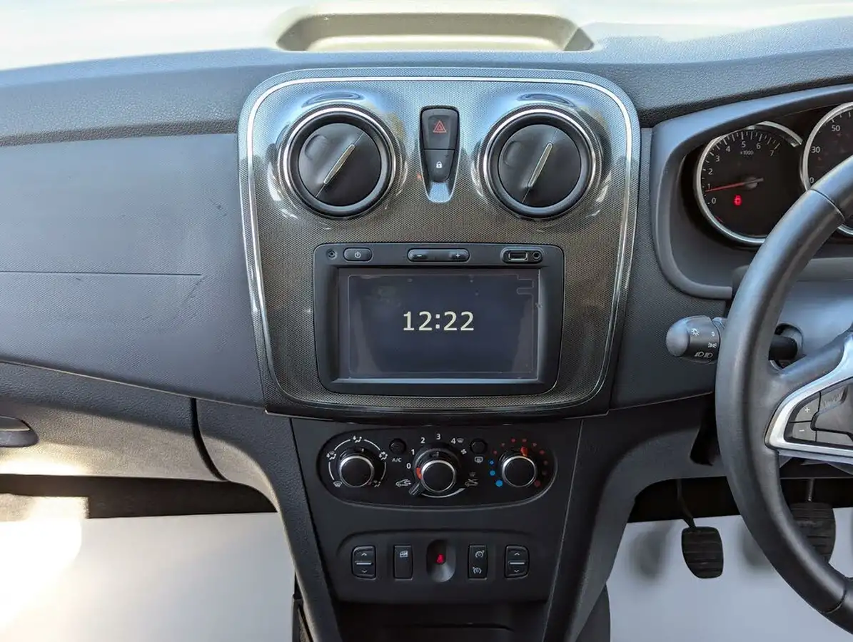 2017-dacia-sandero-stepway-09-tce-laureate-big-31