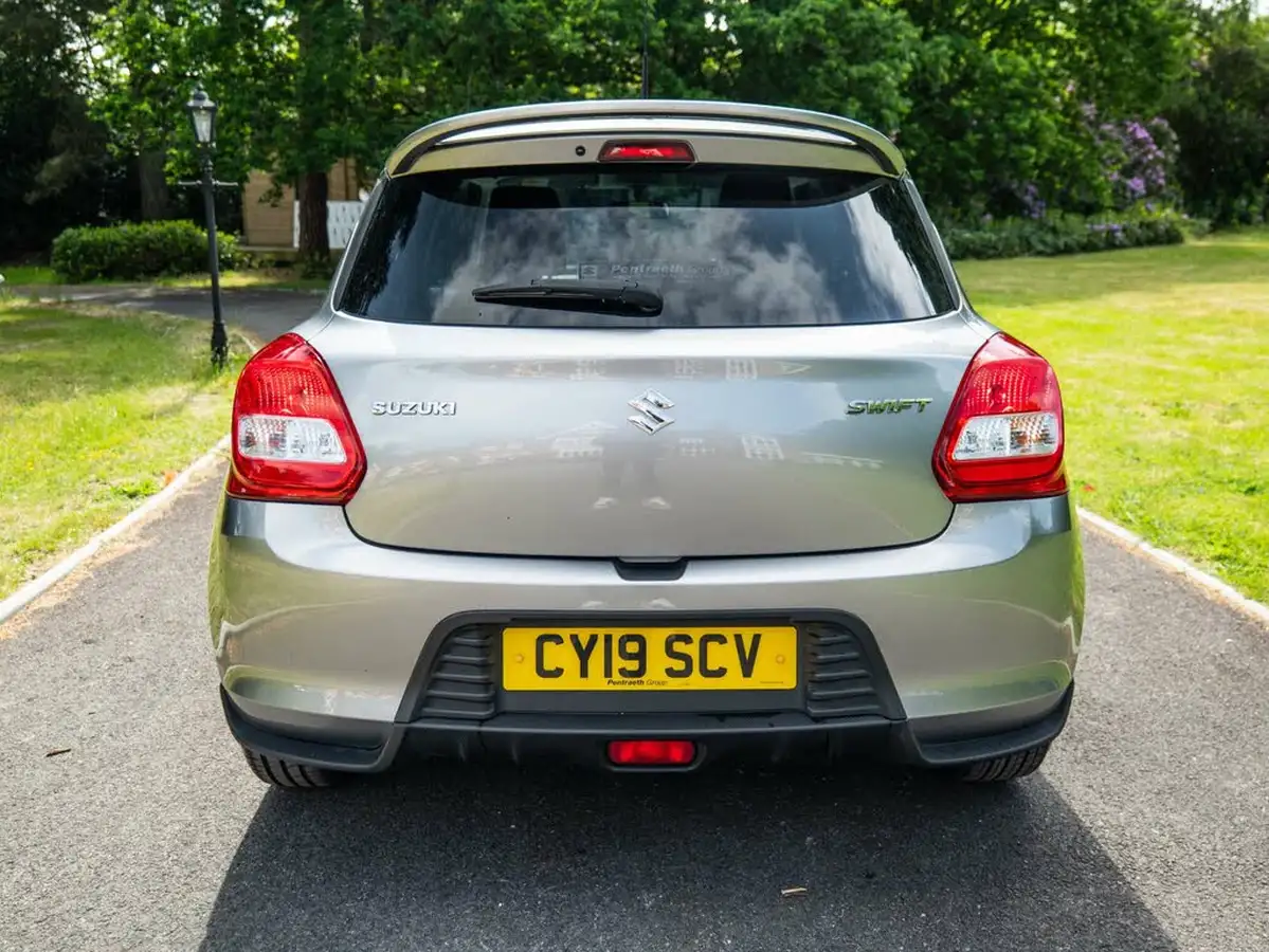 2019-suzuki-swift-12-dualjet-attitude-big-5