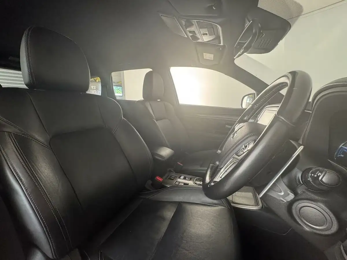 2021-mitsubishi-outlander-24-dynamic-safety-phev-big-12