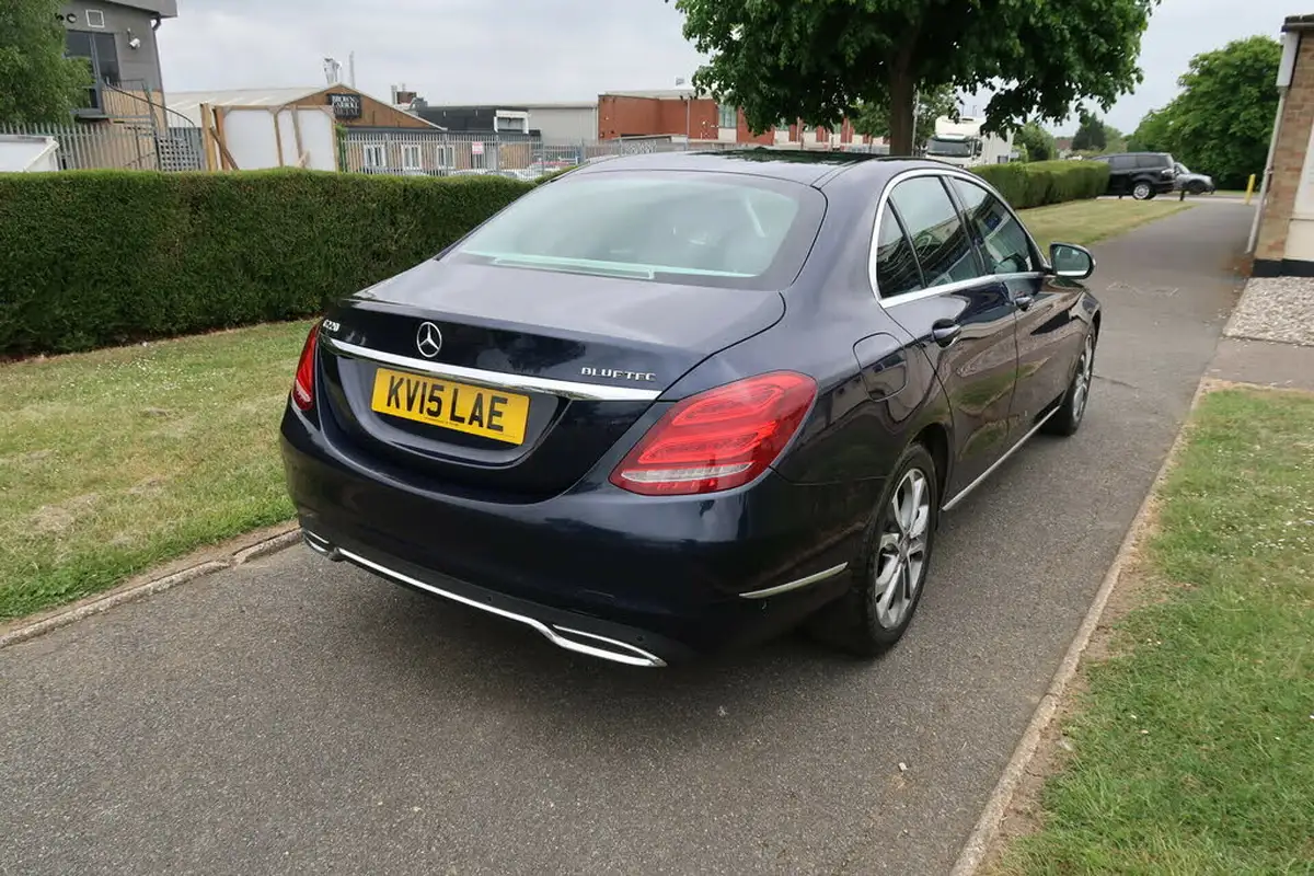2015-mercedes-benz-c-class-21cdi-c220-sport-ss-saloon-4d-7g-tronic-plus-big-8