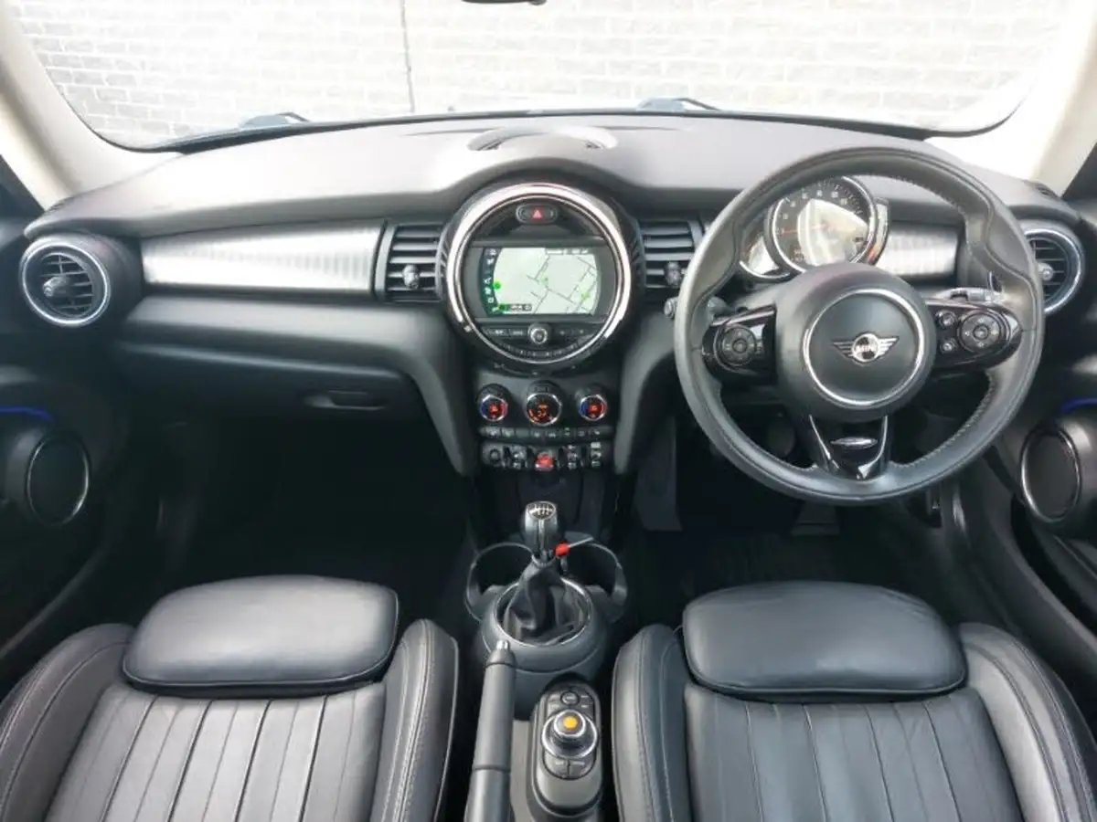 2019-mini-cooper-15-cooper-exclusive-134bhp-hatchback-3d-big-2