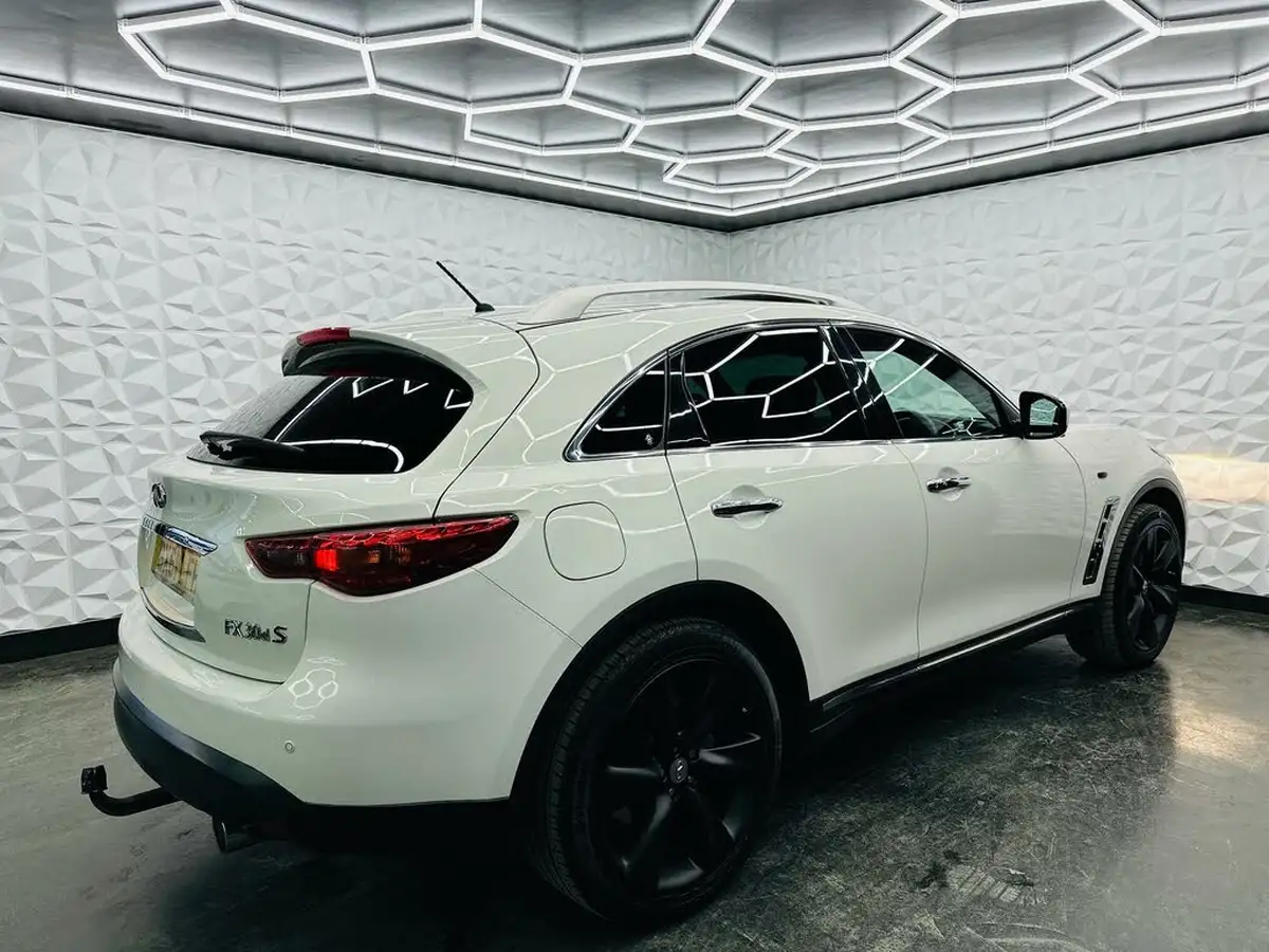 2011-infiniti-fx-30td-gt-big-9