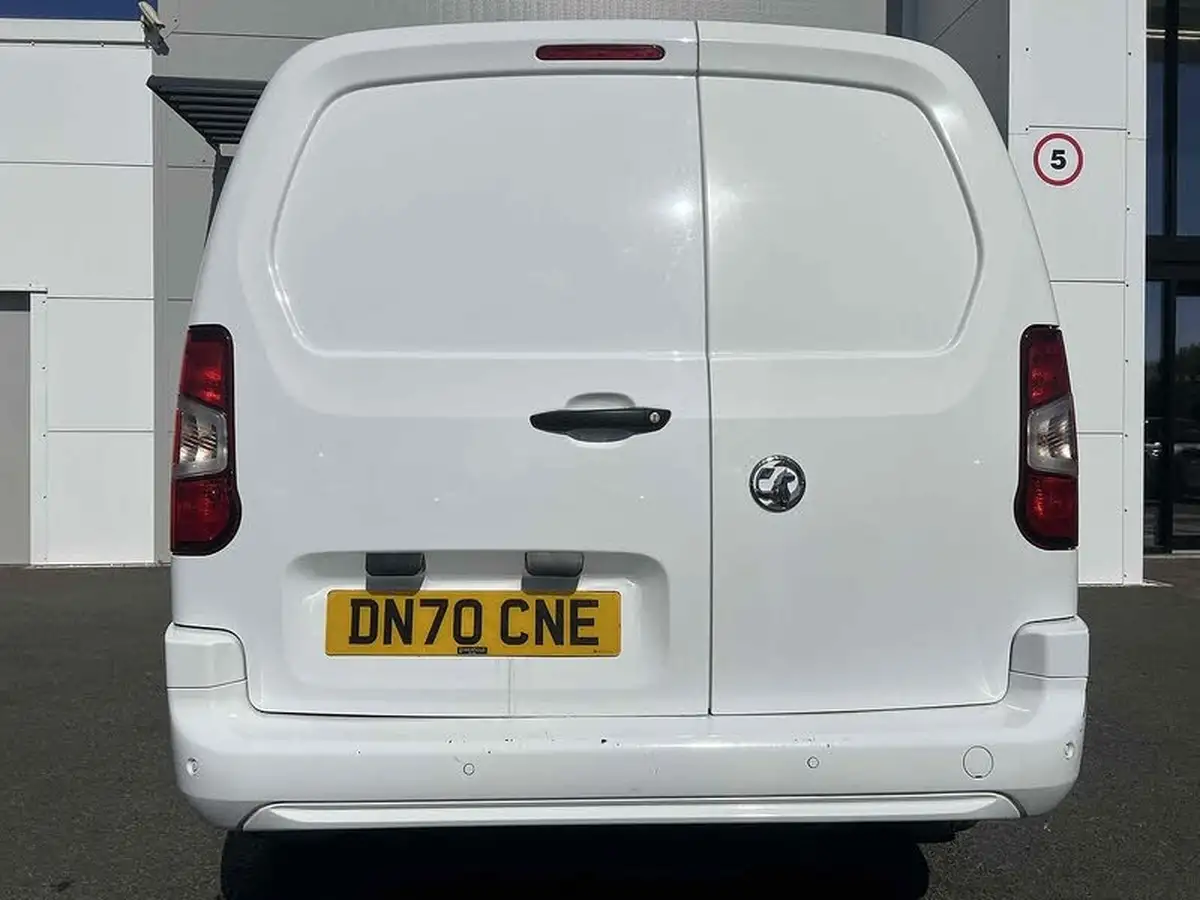 2020-vauxhall-combo-15cdti-sportive-2300-100pseu6d-t-l2h1-panel-big-3