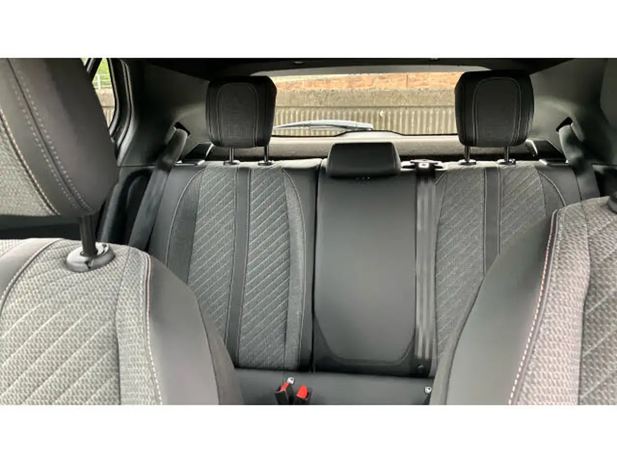 2025-peugeot-2008-suv-12-puretech-allure-130ps-big-14
