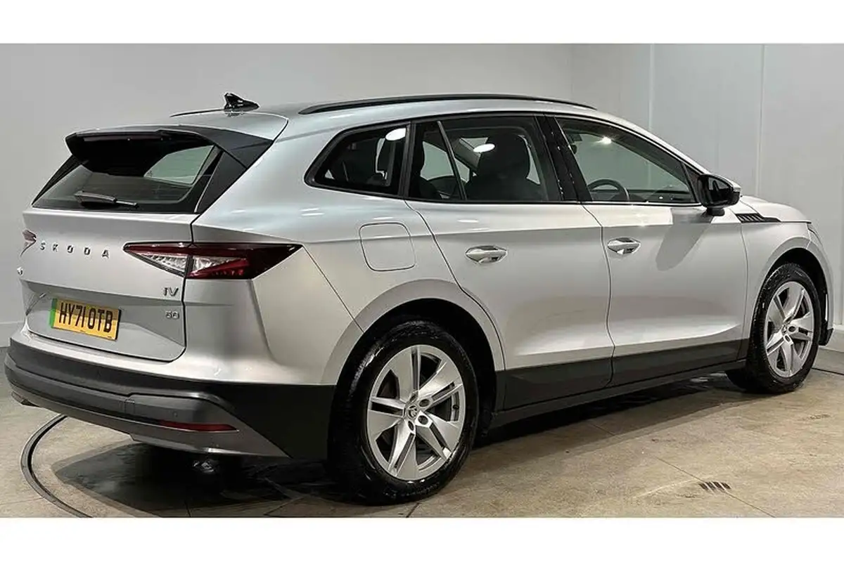 2021-skoda-enyaq-e-60-62-kwh-big-8