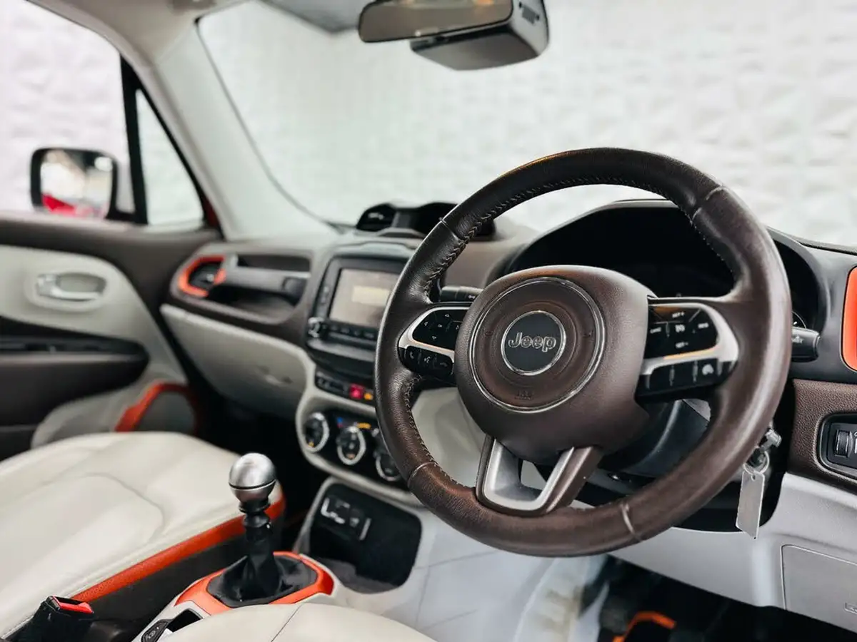 2016-jeep-renegade-16-multijet-ii-limited-ss-big-16