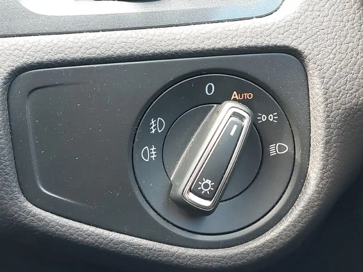 2019-volkswagen-golf-10-tsi-match-edition-hatchback-big-12
