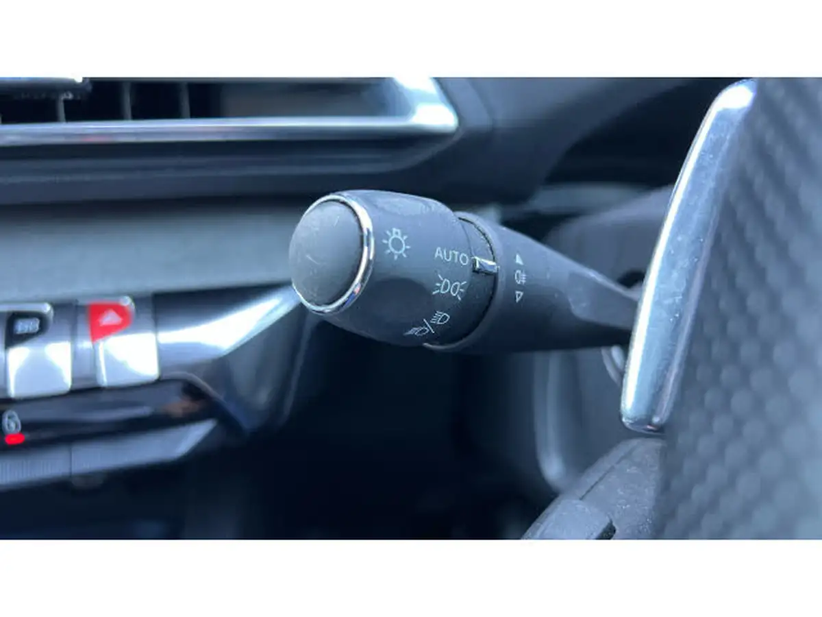 2021-peugeot-3008-suv-12-puretech-gt-eat8-big-41