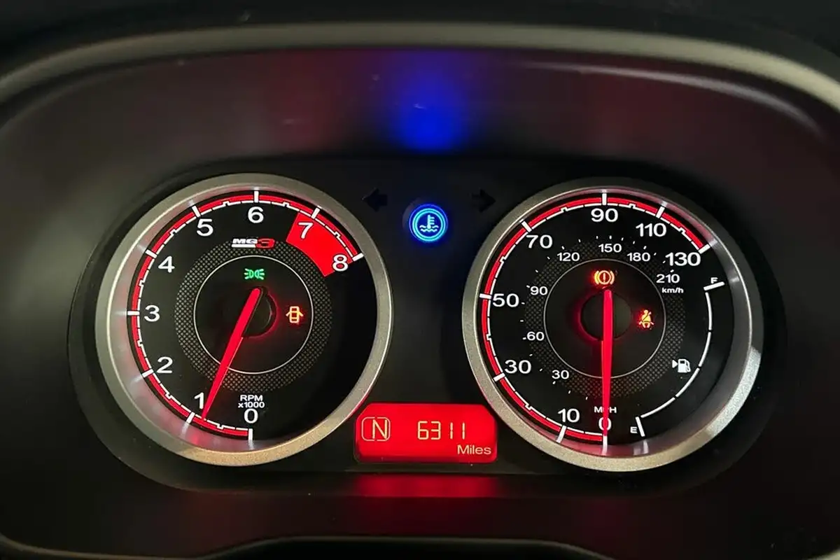 2023-mg-mg3-15-vti-tech-exclusive-nav-big-9