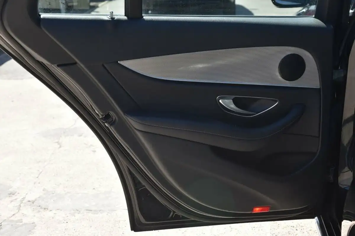 2019-mercedes-benz-e-class-20d-e220d-se-ss-estate-5d-big-56