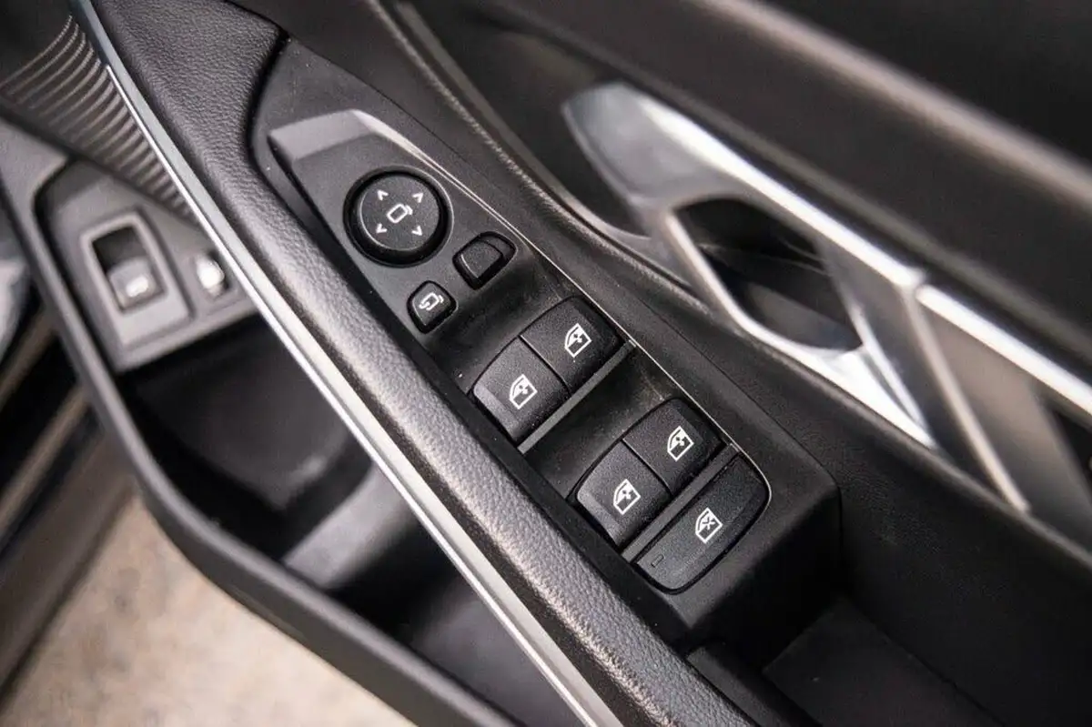 2022-bmw-3-series-20-330e-m-sport-touring-5d-big-26