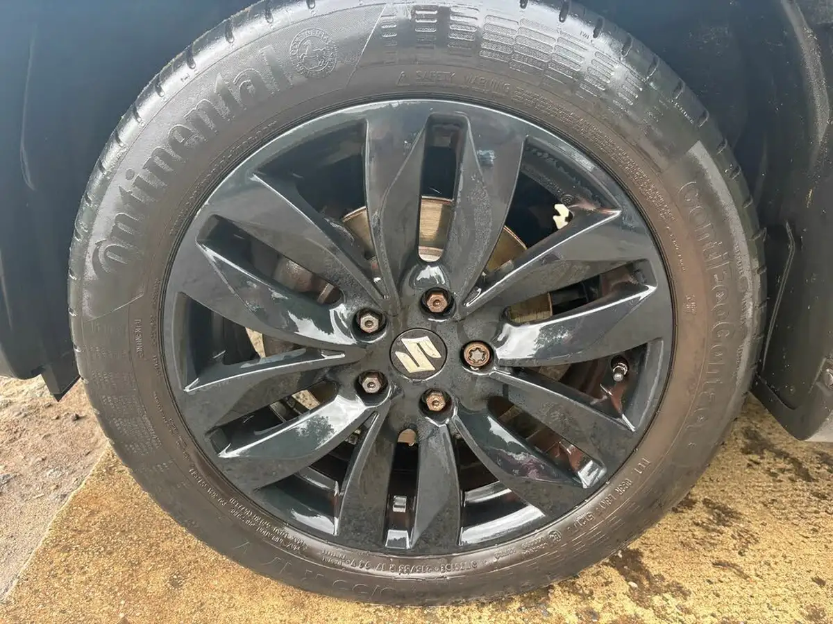 2017-suzuki-vitara-16-kuro-big-8