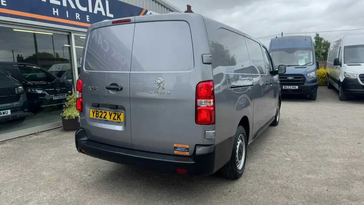 2022-peugeot-expert-20-bluehdi-professional-premium-long-1400-big-17