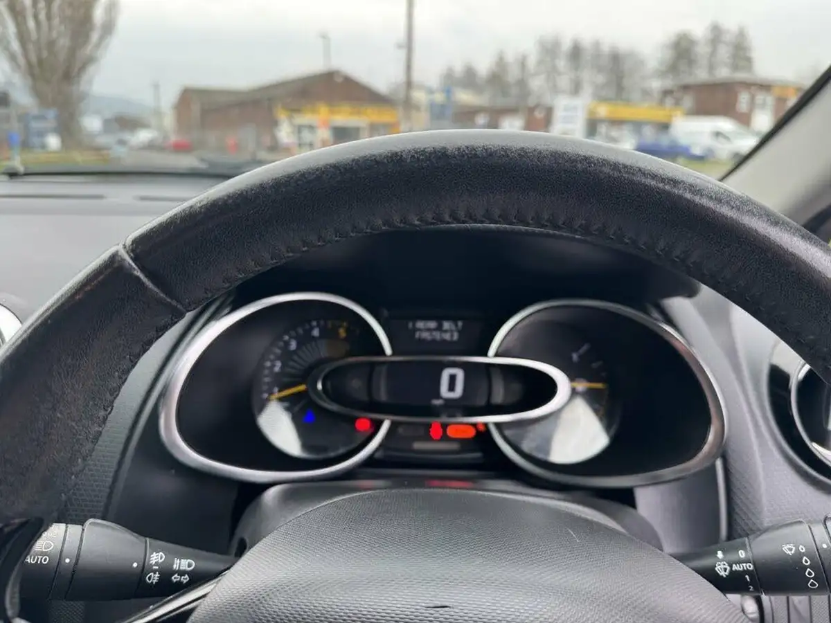 2015-renault-clio-15dci-dynamique-s-nav-ss-energy-big-1