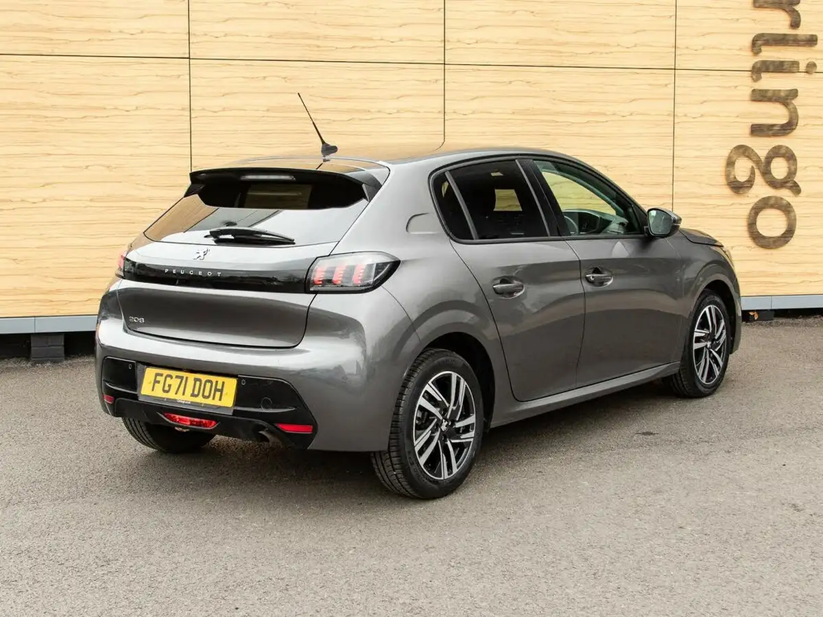 2021-peugeot-208-12-puretech-allure-premium-100bhp-big-1