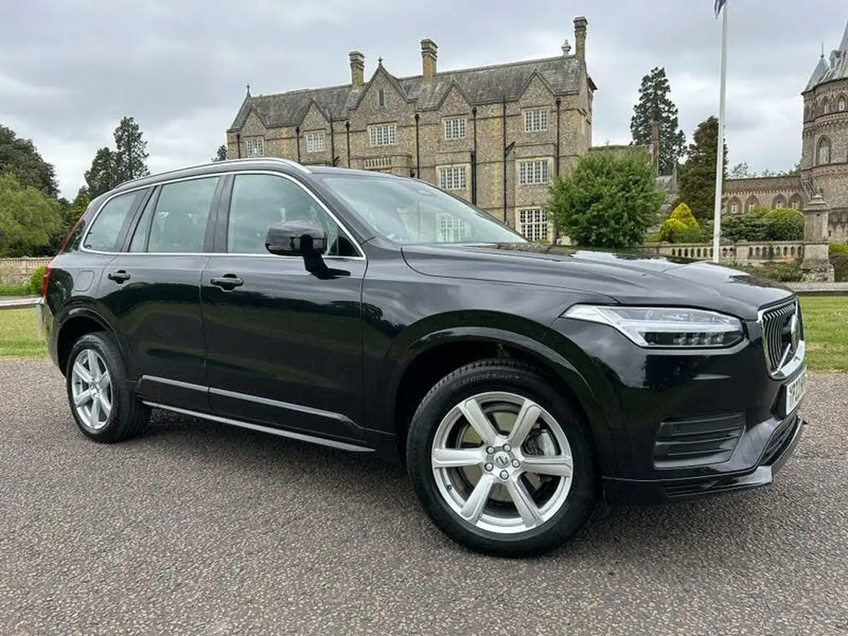 2023-volvo-xc90-20-b5-core-big-3