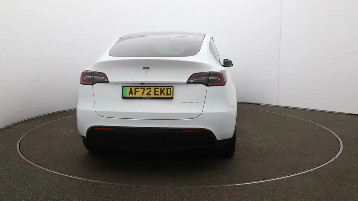2022-tesla-model-y-e-long-range-big-56