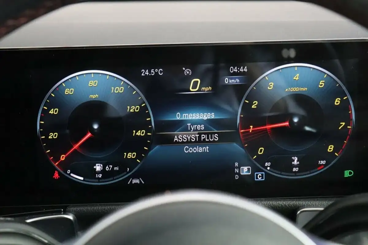 2021-mercedes-benz-glb-class-13-glb200-amg-line-premium-7g-tronic-big-16