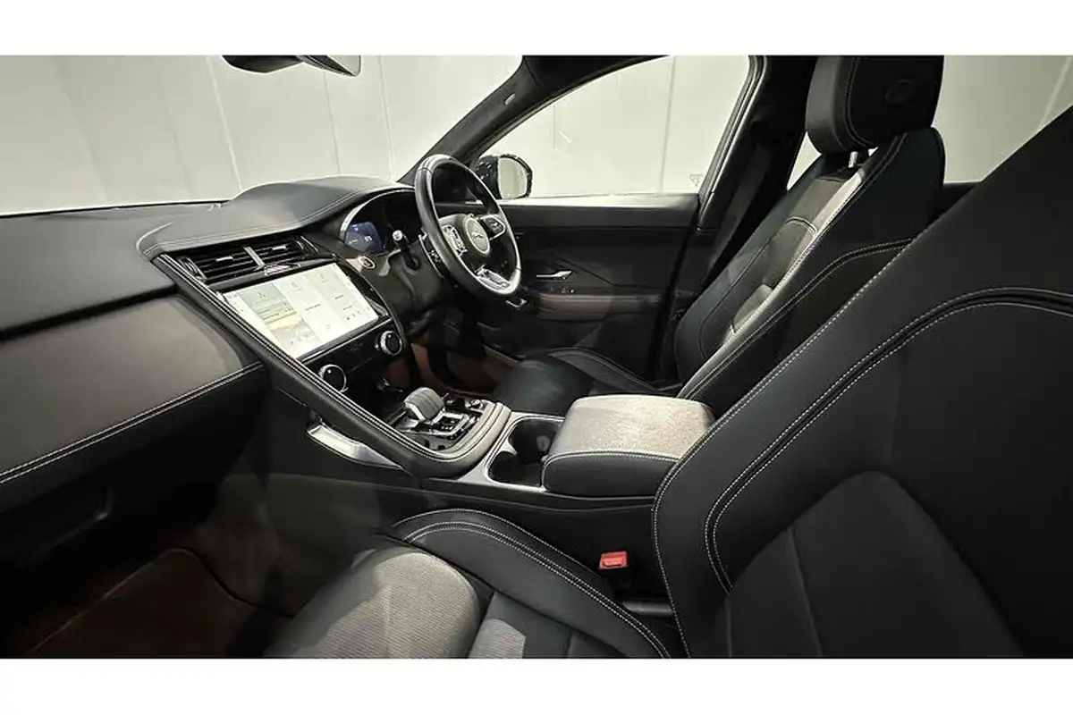2023-jaguar-e-pace-15-p300e-r-dynamic-black-big-23