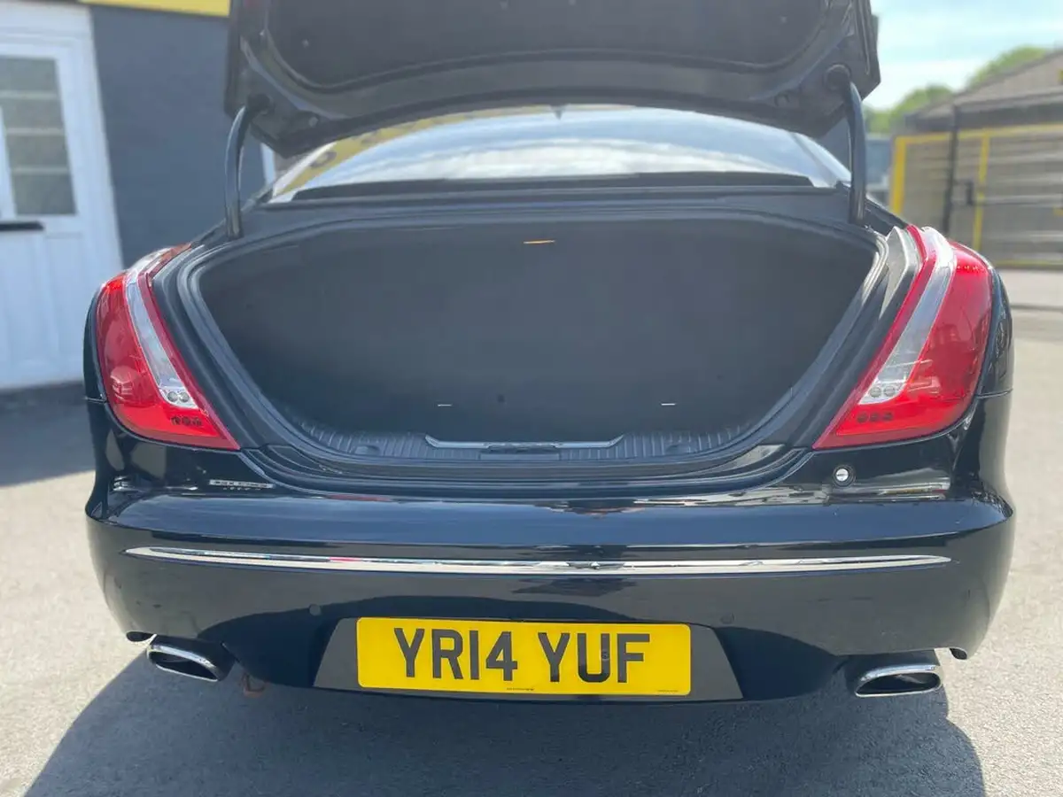 2014-jaguar-xj-series-30td-xj-portfolio-swb-auto-big-18