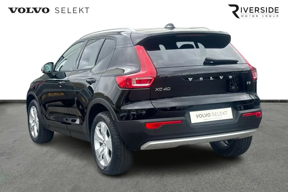 2021-volvo-xc40-15-t3-momentum-161bhp-big-2