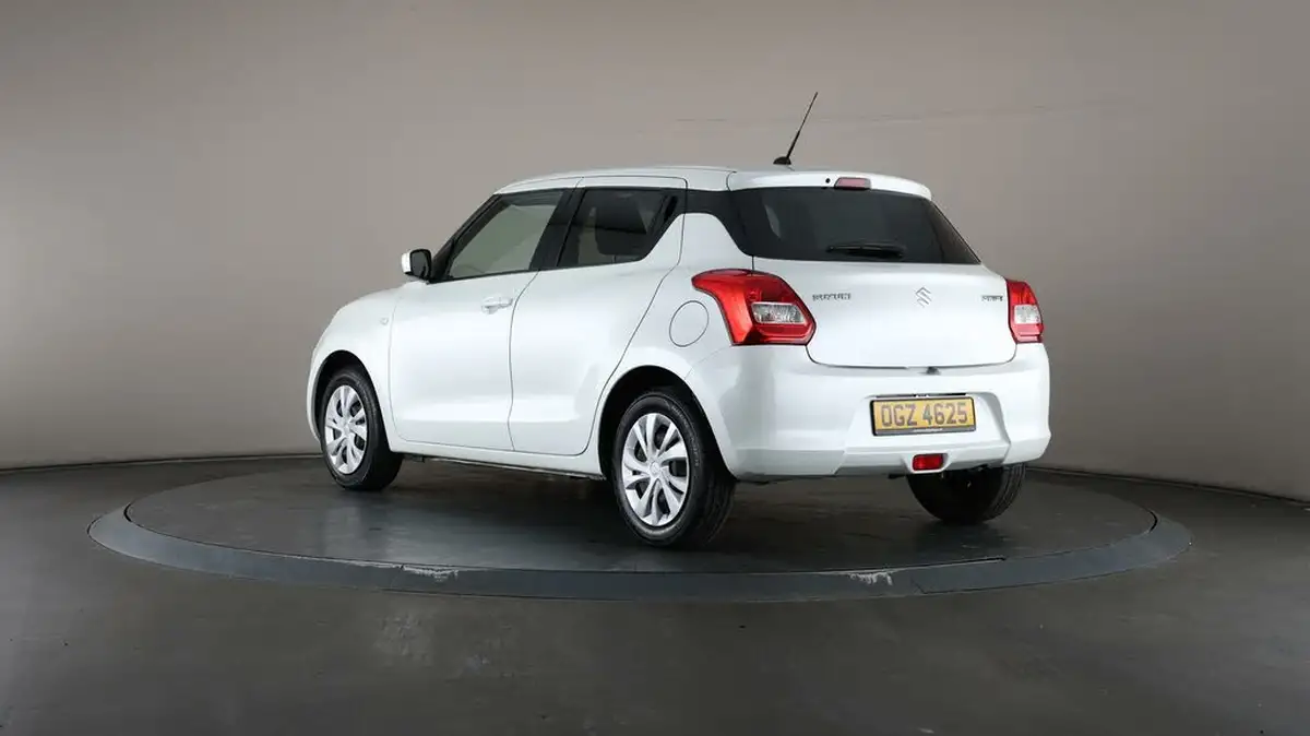 2019-suzuki-swift-12-dualjet-attitude-big-70